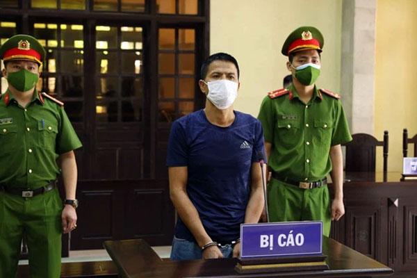 Hà Nội: Kẻ bóp cổ công an, đòi thông chốt lĩnh án 33 tháng tù-1
