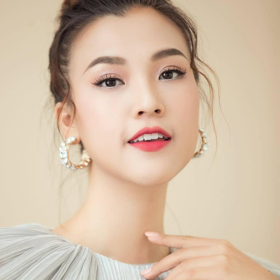 Hoàng Oanh bị tẩy chay vì bảo vệ cô hiệu phó xăm hình?-2