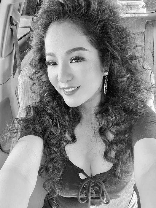 Thúy Nga U45 xả ảnh bốc lửa, body mượt hơn các cháu 18-10