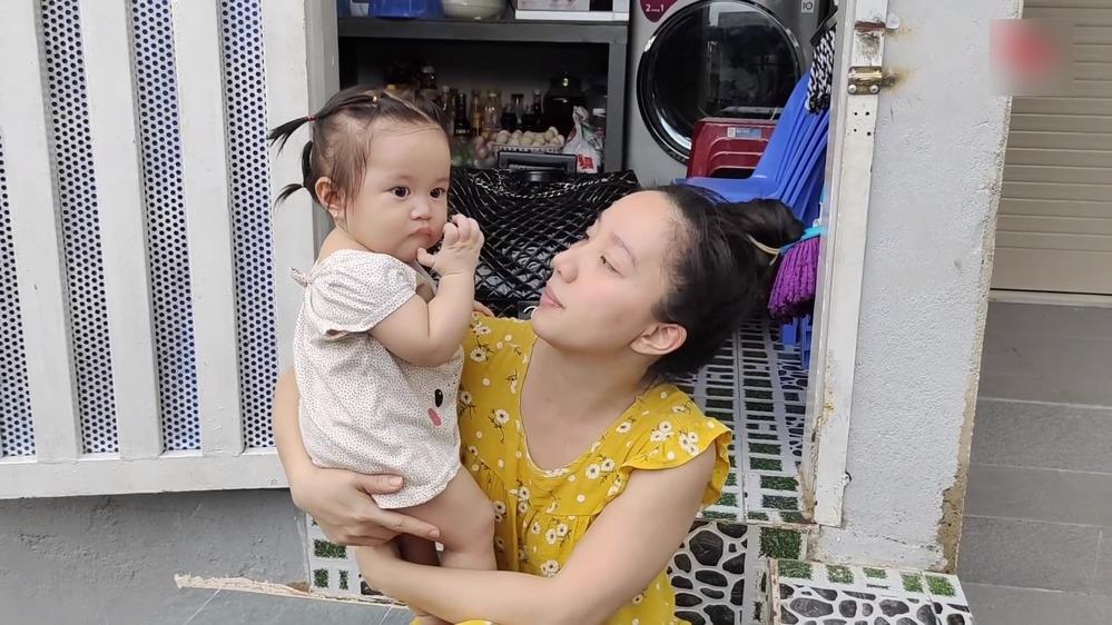 Vợ bị chê mặc đồ bộ lôi thôi, Lê Dương Bảo Lâm liền ra mặt-3