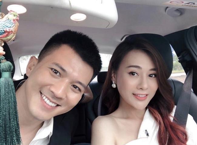 Trước đó, Hà Việt Dũng đã quay lại màn ảnh với vai thẩm phán chính trực tên Cường trong Lựa chọn số phận (2020). Trong phim, anh đóng cặp với Phương Oanh. Đây là lần thứ 2 cặp đôi diễn chung, trước đó là Ngược chiều nước mắt (2017).