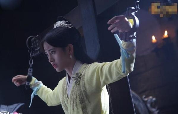 Những màn bắt cóc giả trân: Ngậm giẻ như bông, bị trói như không-2