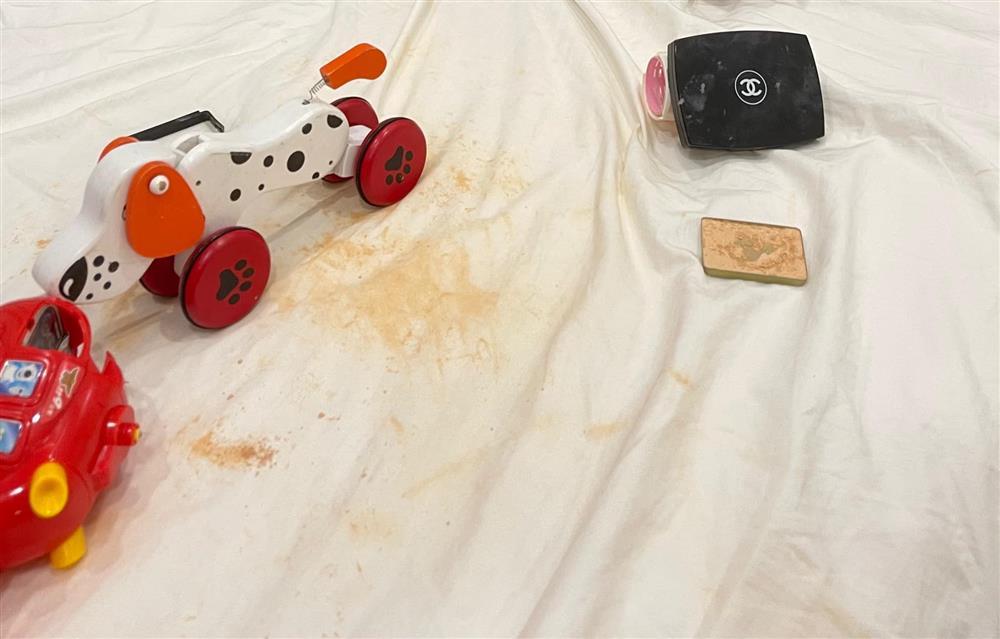 Thúy Diễm khóc thét vì con trai bôi trộm phấn của mẹ-4