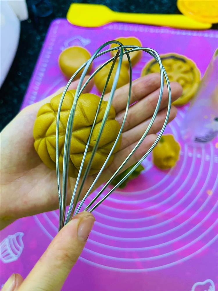 Bánh trung thu nhà nghèo version: 0 lò nướng, 0 khuôn, 0 trứng-7