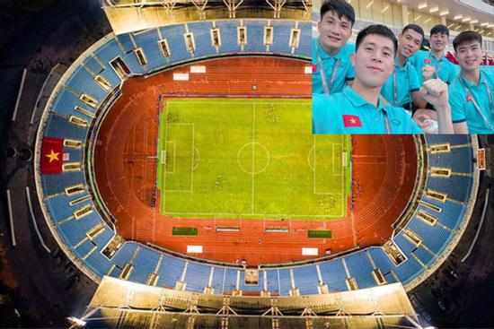 Bất ngờ có tiếng khán giả cổ vũ trên khán đài trận Việt Nam - Úc