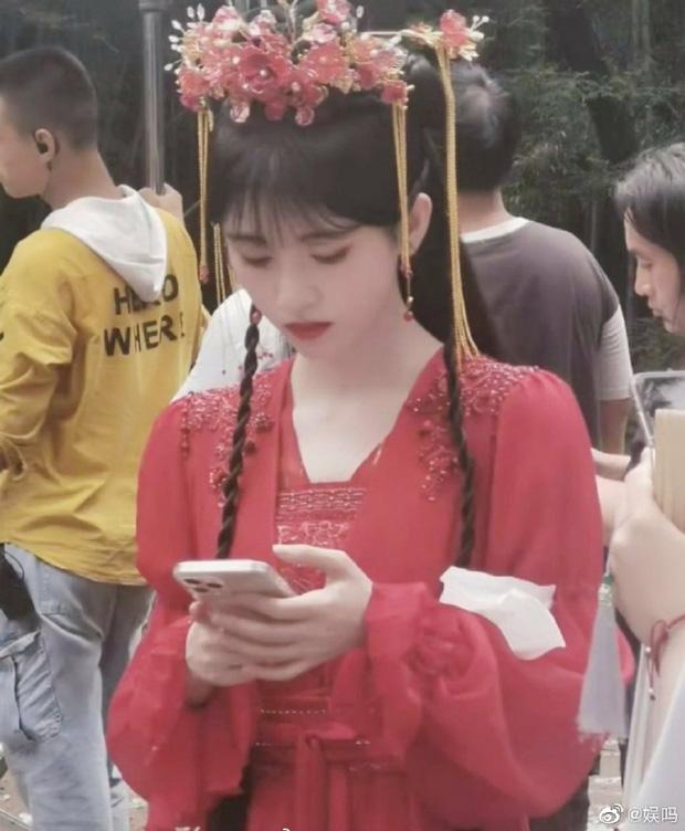 Cúc Tịnh Y bị dìm nhan sắc thê thảm ở Hoa Nhung-1