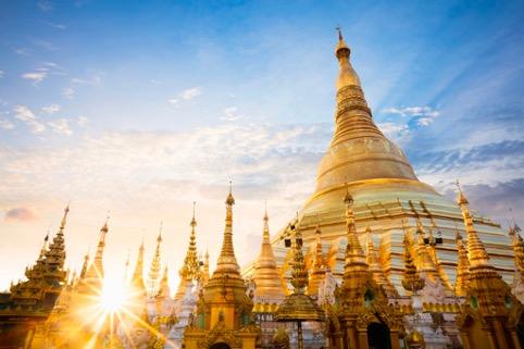 Lóa mắt với tòa tháp dát 7 tấn vàng của Myanmar-1