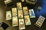 Bói bài Tarot thứ 4 ngày 8/9/2021: Tiền mất tật mang