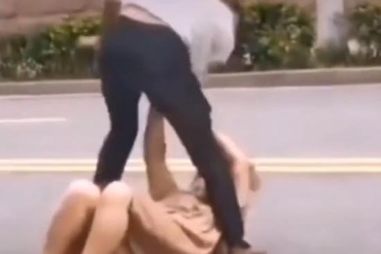 Chồng ngoại tình, đánh vợ tàn nhẫn đến nỗi 'tiểu tam' phải vào can