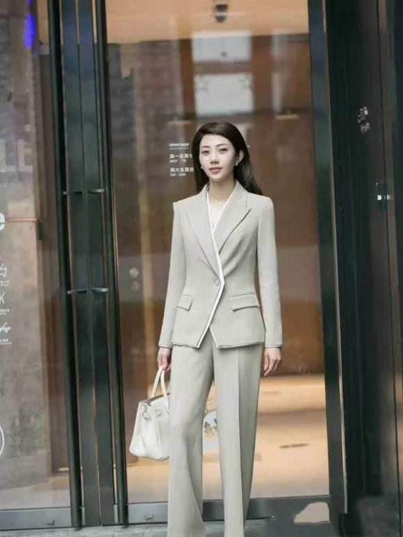 3 kiểu quần tây vừa béo vừa rẻ tiền phụ nữ qua tuổi trung niên nên tránh-9