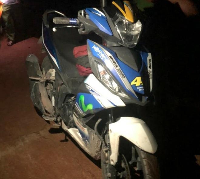 Thanh niên livestream chạy xe 120 km/h, thông chốt đi sinh nhật vợ bạn-2