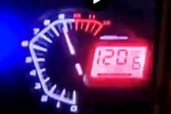 Thanh niên livestream chạy xe 120 km/h, 