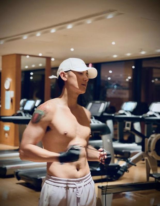 Hoàng Tử Thao 6 múi mlem mlem, đá bay tin đồn hôi nách-4