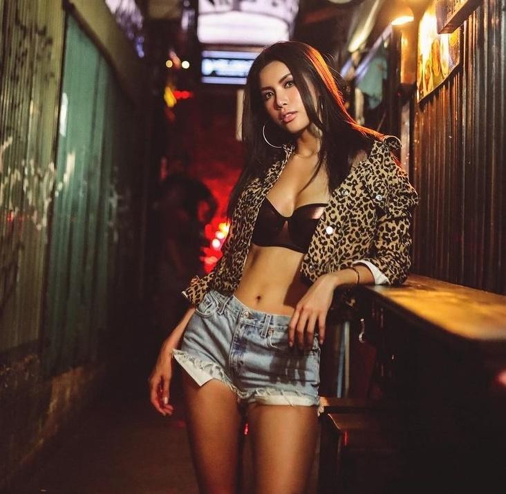 Tóc Tiên, Minh Tú mix đồ với áo bra khoe body bốc lửa-6