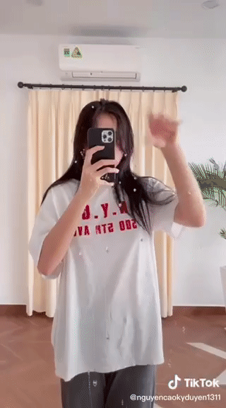 Kỳ Duyên diện mỗi áo bra thả dáng ở bếp nhìn nhức cái nách-6