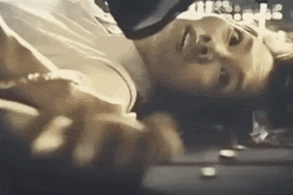 Đánh ghen phim Việt: Thủy Tiên giật trụi tóc, Hồng Ánh hủy dung nhan-3