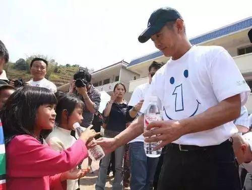 Lý Liên Kiệt vướng tin đồn ăn chặn nghìn tỷ cũng không bằng người này!-1