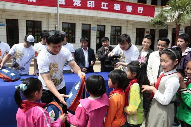 Lý Liên Kiệt vướng tin đồn ăn chặn nghìn tỷ cũng không bằng người này!-6