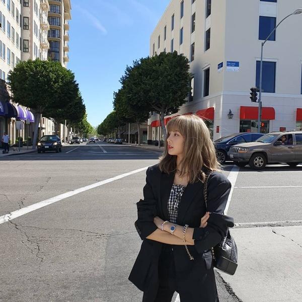 Sơn Tùng và Lisa đứng chung sân khấu, còn nhìn nhau với ánh mắt tình cảm?-5