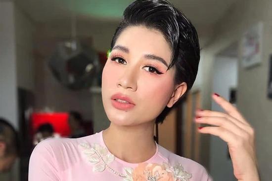 Trang Trần phản pháo phát ngôn từ thiện của Hồng Tú?