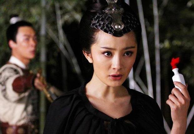 Triệu Vy - Thư Kỳ ngửi khói mỹ nhân khỏa thân, cuồng yêu bạo liệt-3