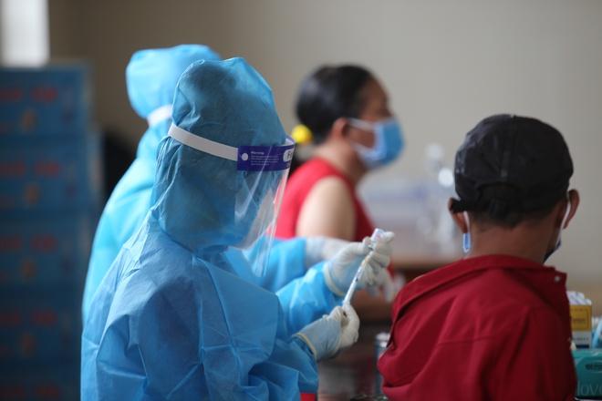 Người tiêm đủ 2 mũi vaccine được phép ra đường ở Bình Dương-1