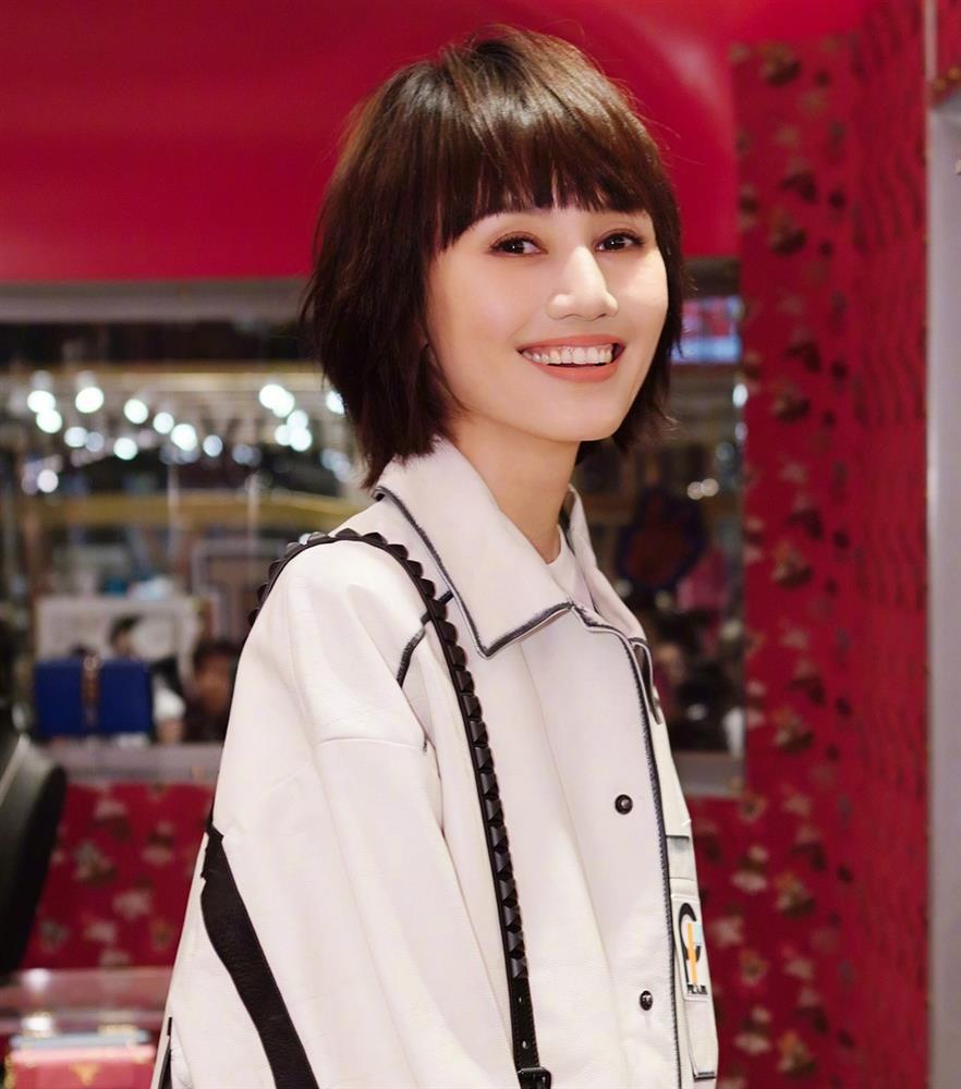 Triệu Vy bị thay thế-1