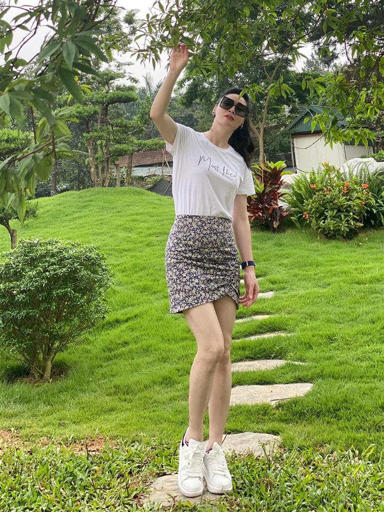 Bà Xuân Hương Vị Tình Thân ăn mặc chuẩn Hoa hậu quý bà-13