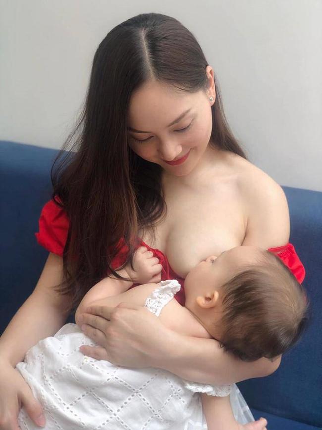 Mỹ nhân Việt ngực trần cho con bú, có cô còn bán nude-7