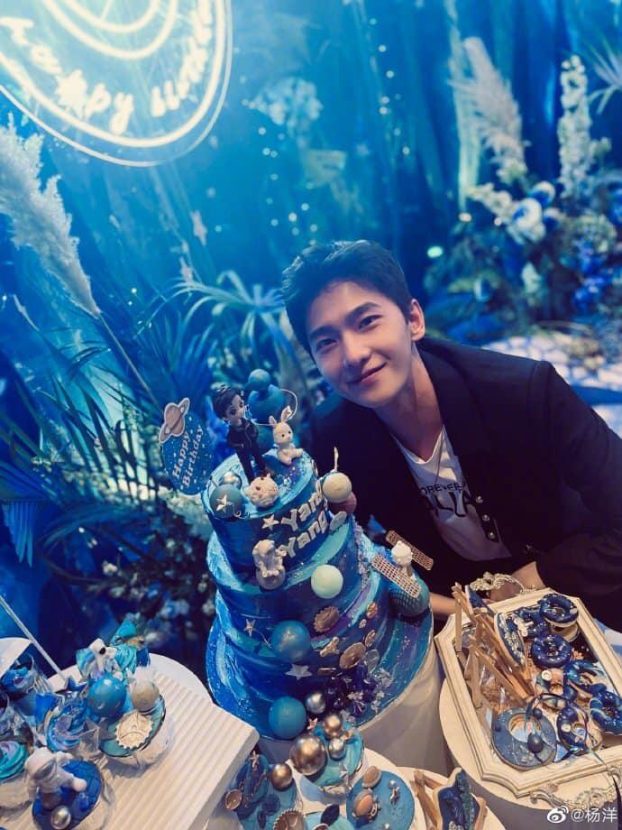 Triệu Lộ Tư đang hẹn hò Dương Dương hay bú fame dơ?-1