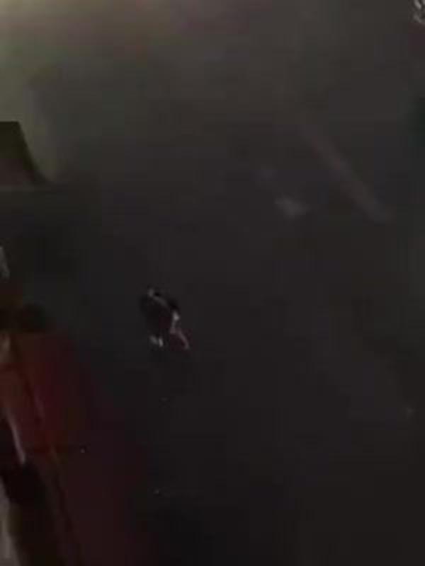 Bạn gái đòi chia tay, chàng trai giận dữ bạo hành lúc nửa đêm-1