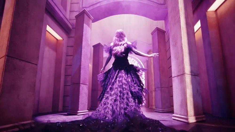 Bóc giá đồ hiệu tiền tỷ cho tạo hình Thái Lan của Lisa trong MV LALISA-6