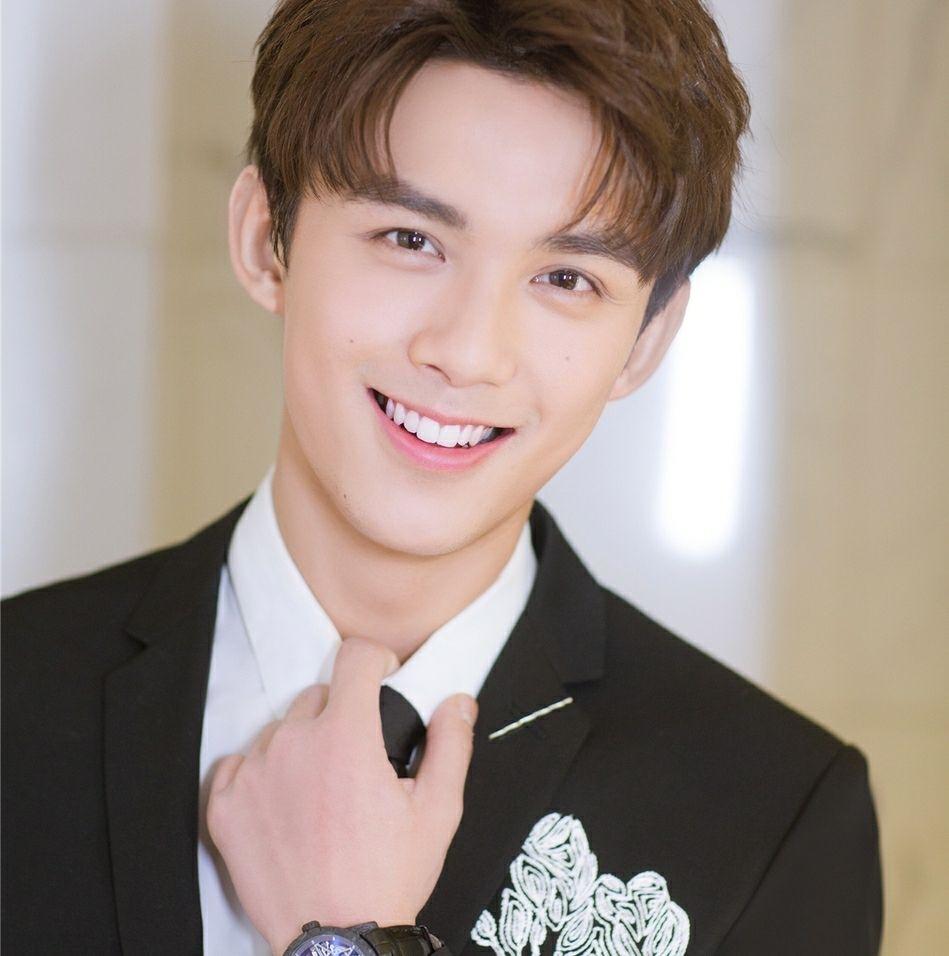 Ngô Lỗi bị thương khắp mặt vì vụ nổ trên phim trường-9