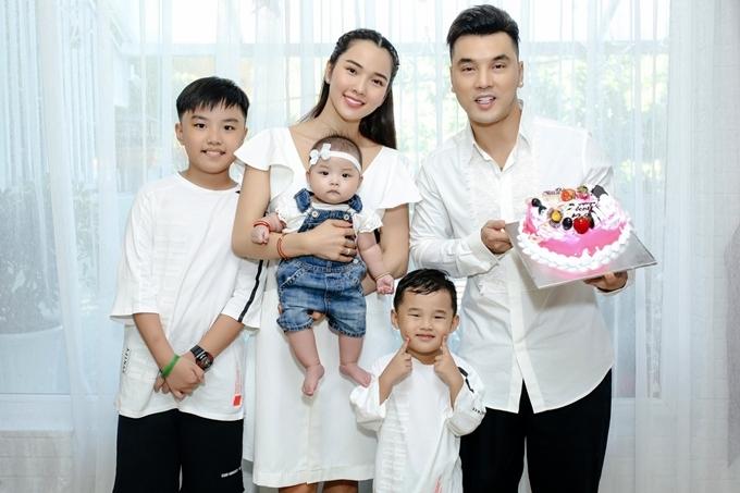 Ưng Hoàng Phúc ám chỉ Thủy Tiên từng đề nghị dựa hơi anh?-5