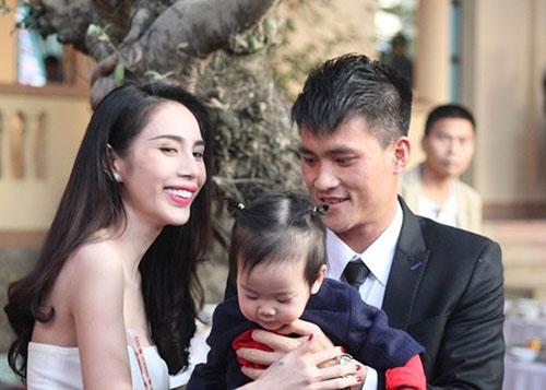 Ưng Hoàng Phúc ám chỉ Thủy Tiên từng đề nghị dựa hơi anh?-4