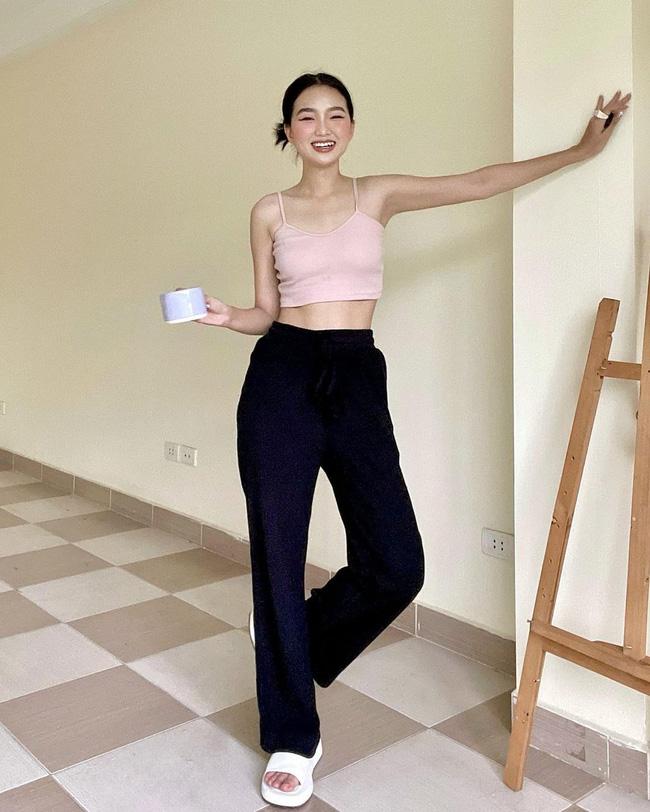 Lisa chuyên diện mẫu quần này để kéo chân thêm miên man tít tắp-11