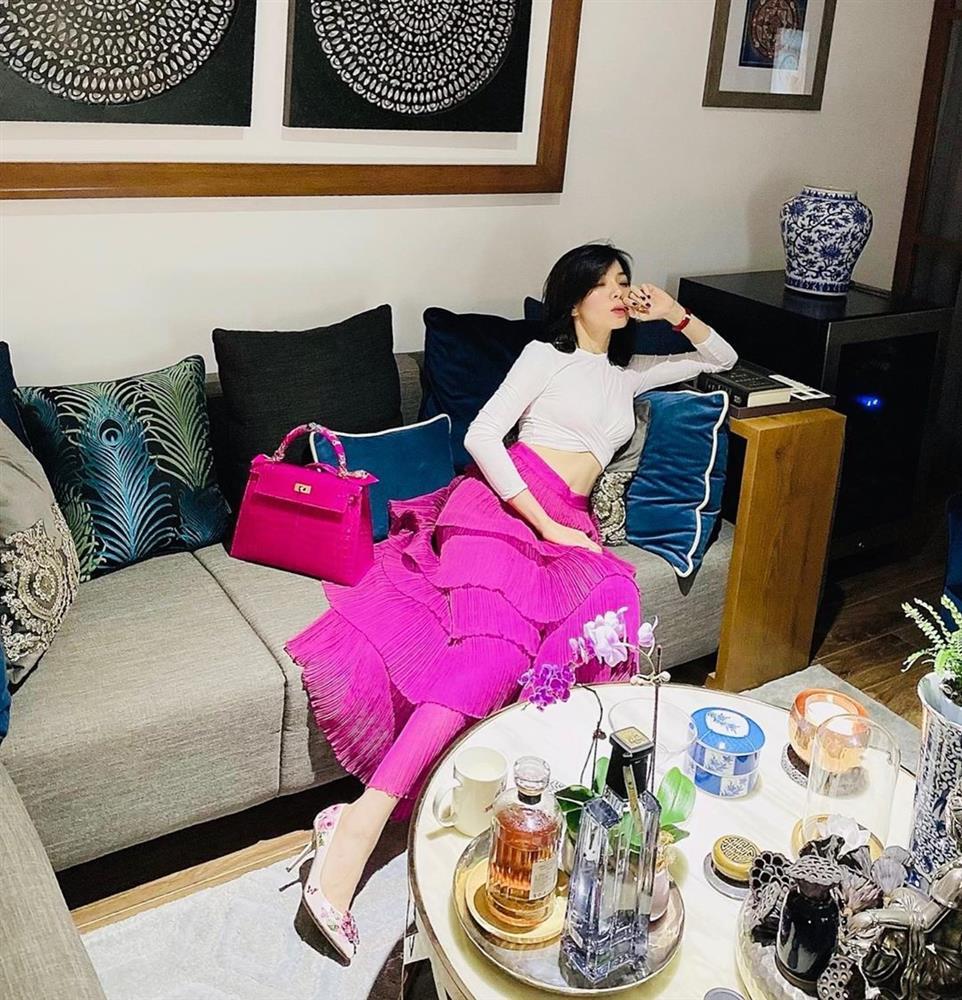 Lệ Quyên khoe hai cô công chúa giá bằng cả căn biệt thự-8