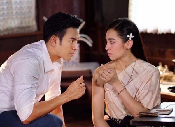 Cô vợ phát hiện loạt tin nhắn nhạy cảm, tồi tệ của chồng với hội bạn thân-2