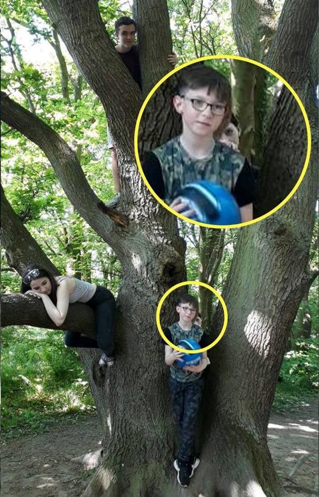 Chụp ảnh du lịch, bà mẹ nhìn thấy thứ kinh hoàng sau lưng con trai-4