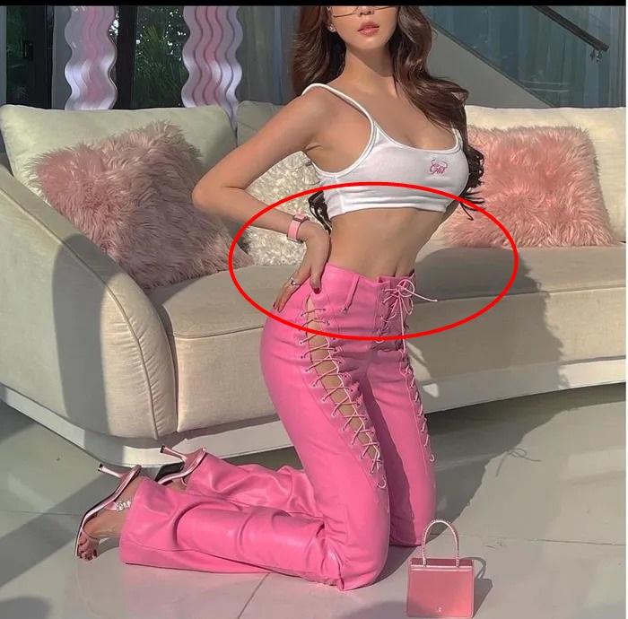 Ngọc Trinh gây lú vì vòng 2 thắt cổ chai dị dạng đáng sợ-5