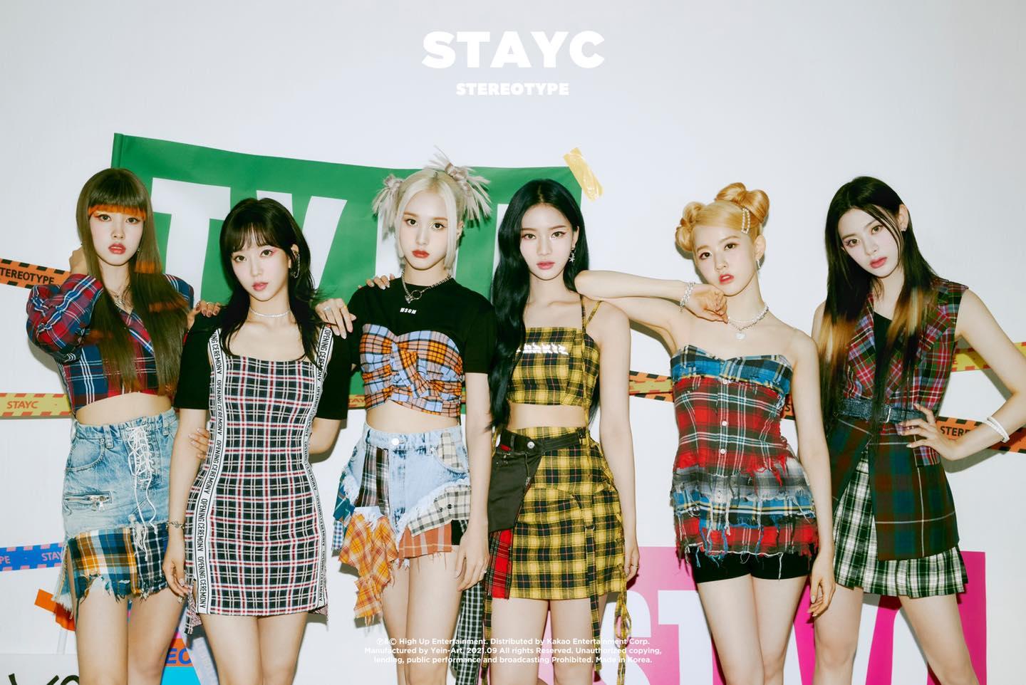 STAYC bán được hơn 100.000 bản trên Hanteo cho mini album đầu tay 