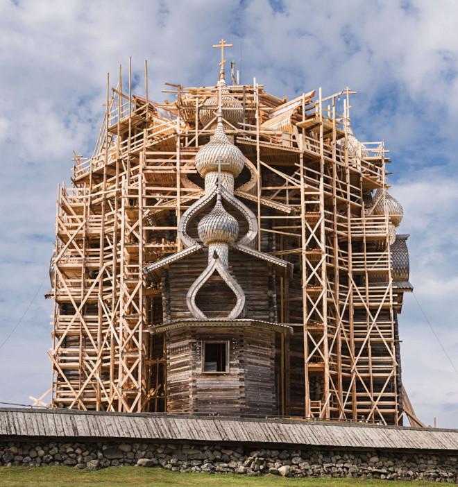 Nhà thờ gỗ hơn 300 năm tuổi xây dựng không dùng đinh sắt