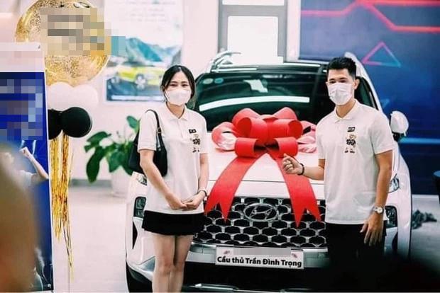 Sau Quang Hải, Đình Trọng khẳng định chủ quyền với bồ-5