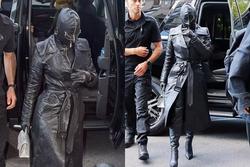 Kim Kardashian xuất hiện với bộ đồ như 'khủng bố' xuống phố