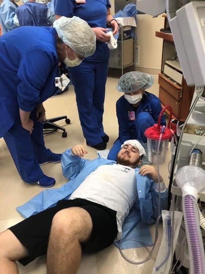 1.001 biểu cảm của những ông bố trẻ theo vợ vào phòng sinh-3