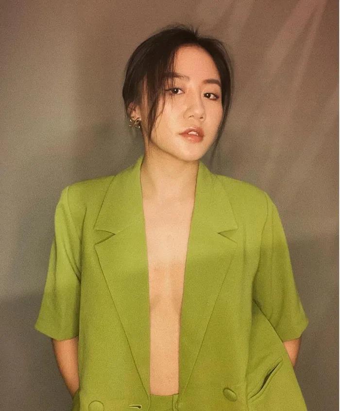 Văn Mai Hương trút sạch nội y, thả rông cực bốc tại nhà-1