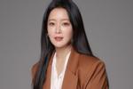 Kim Hee Sun cứu bạn diễn trước nguy cơ bỏng mặt