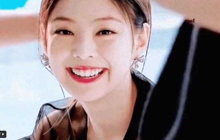 Tại sao nhiều người muốn dao kéo gương mặt để giống Jennie?-3