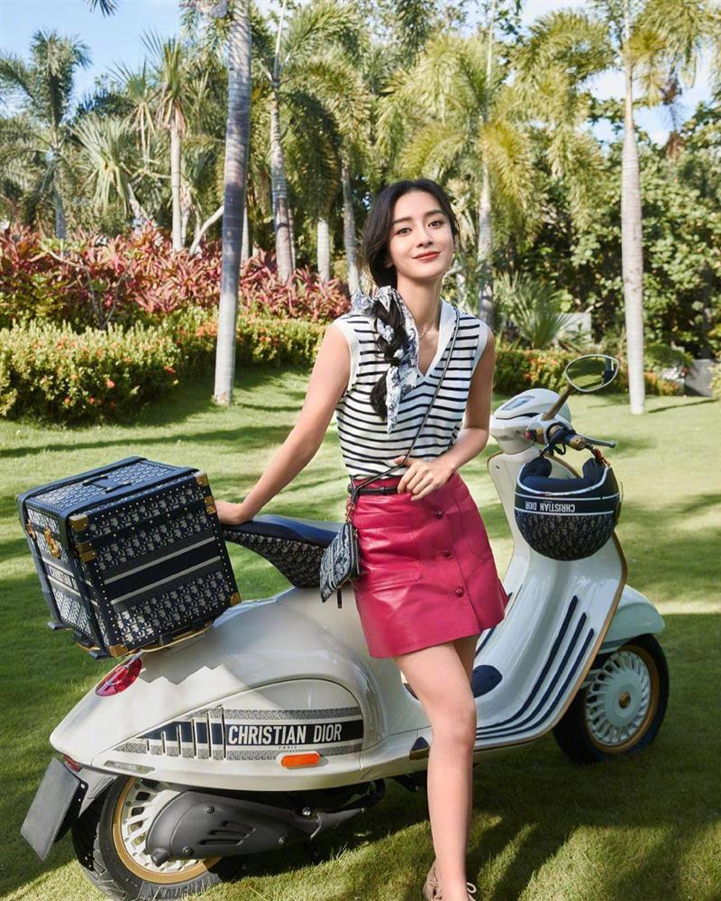 Jisoo, Jihyo và Angela Baby đụng phụ kiện Dior: Ai đẹp nhất?-3