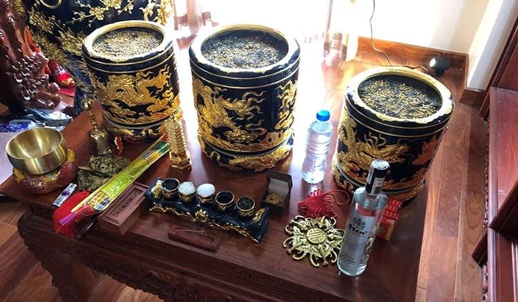Bàn thờ xuất hiện điềm báo hung hạn, gia chủ làm đâu thua đó-2
